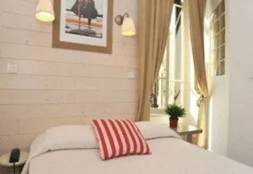 Hotel Des Alpes Annecy 2*,